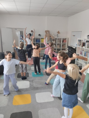 Aktivní září - jóga, procházka a pouštění draků